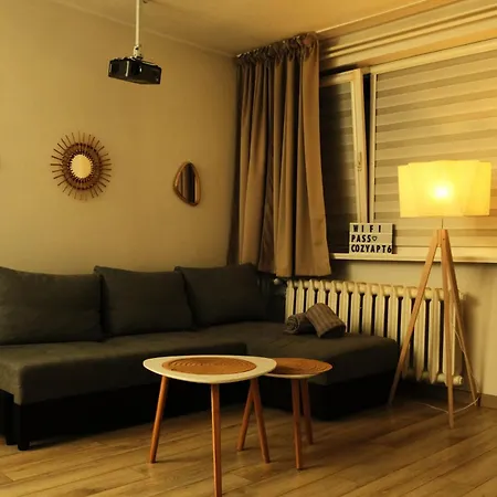 Апартаменти Cozy 5 Min Walk From Rynek Square Вроцлав